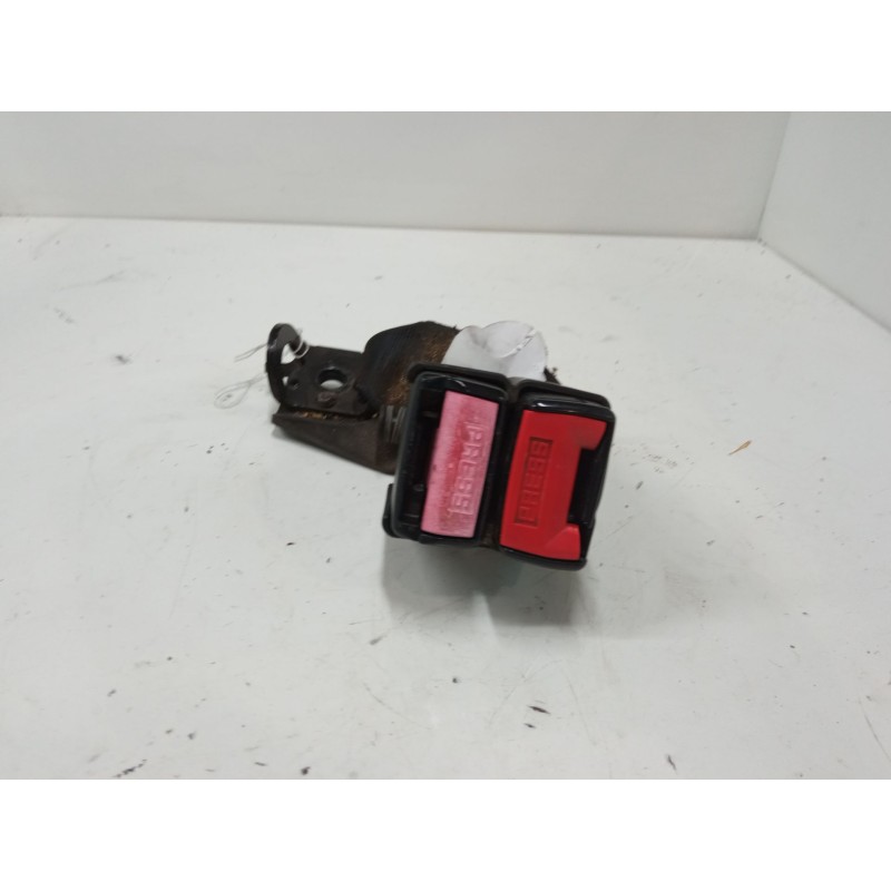 Recambio de anclaje cinturon trasero izquierdo para renault megane i (ba0/1_) 1.9 dti (ba1u) referencia OEM IAM   
