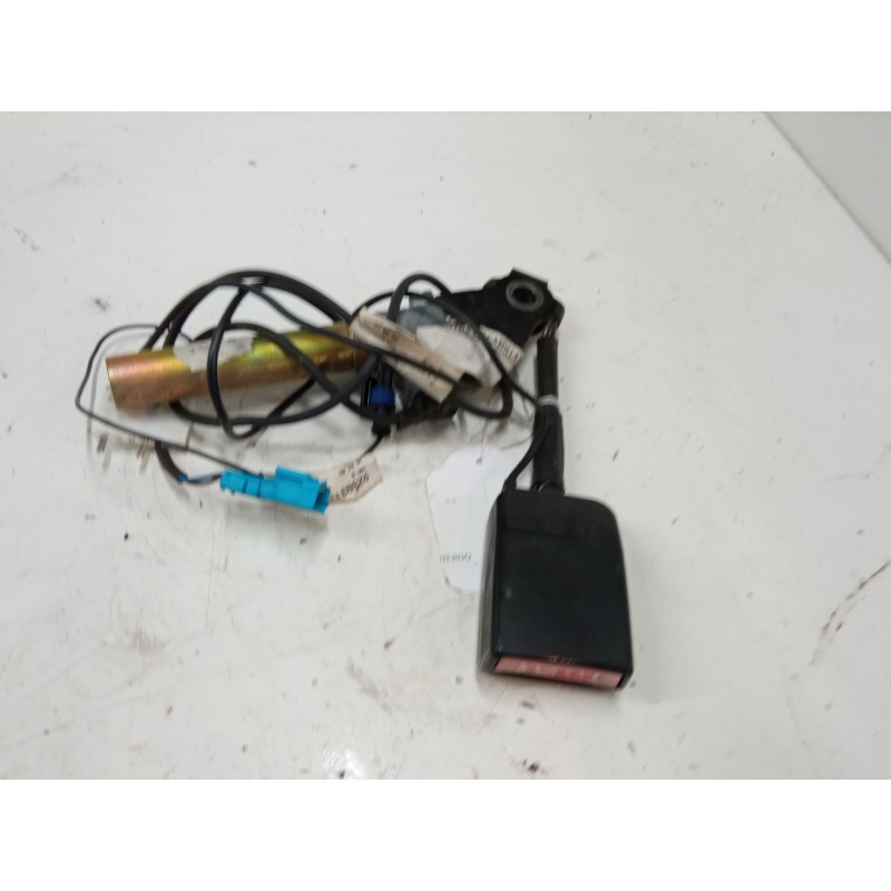 Recambio de anclaje cinturon delantero izquierdo para renault megane i (ba0/1_) 1.9 dti (ba1u) referencia OEM IAM   