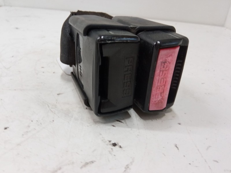 Recambio de anclaje cinturon trasero derecho para renault megane i (ba0/1_) 1.9 dti (ba1u) referencia OEM IAM   
