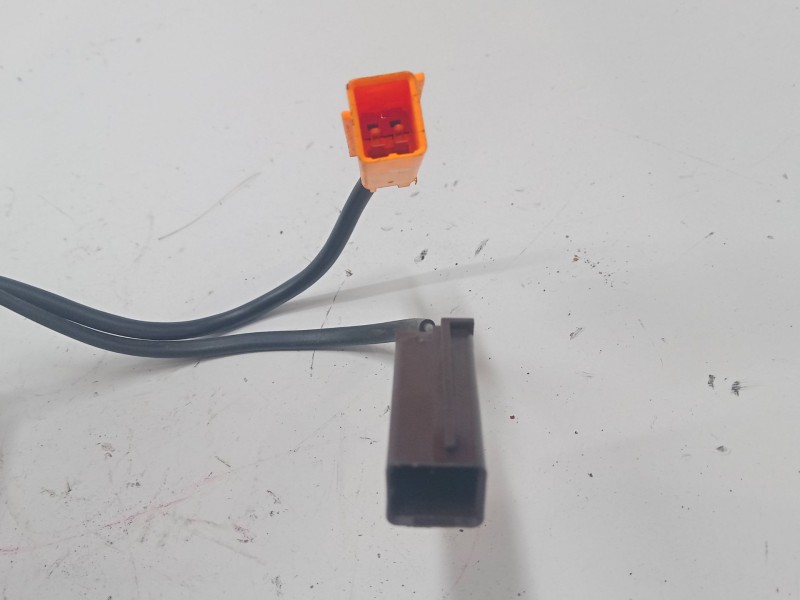 Recambio de anclaje cinturon delantero izquierdo para ford focus c-max (dm2) 1.6 tdci referencia OEM IAM   