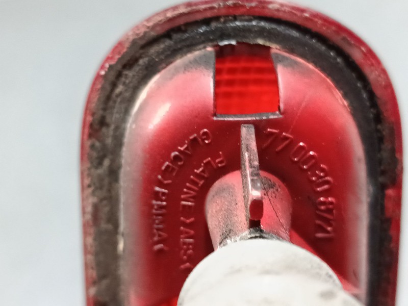 Recambio de luz central de freno para renault kangoo (kc0/1_) 1.5 dci referencia OEM IAM 7700308721  