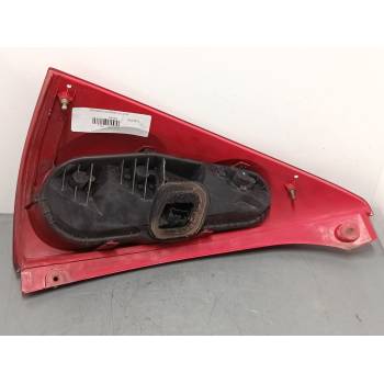 PILOTO TRASERO DERECHO 815500H040 