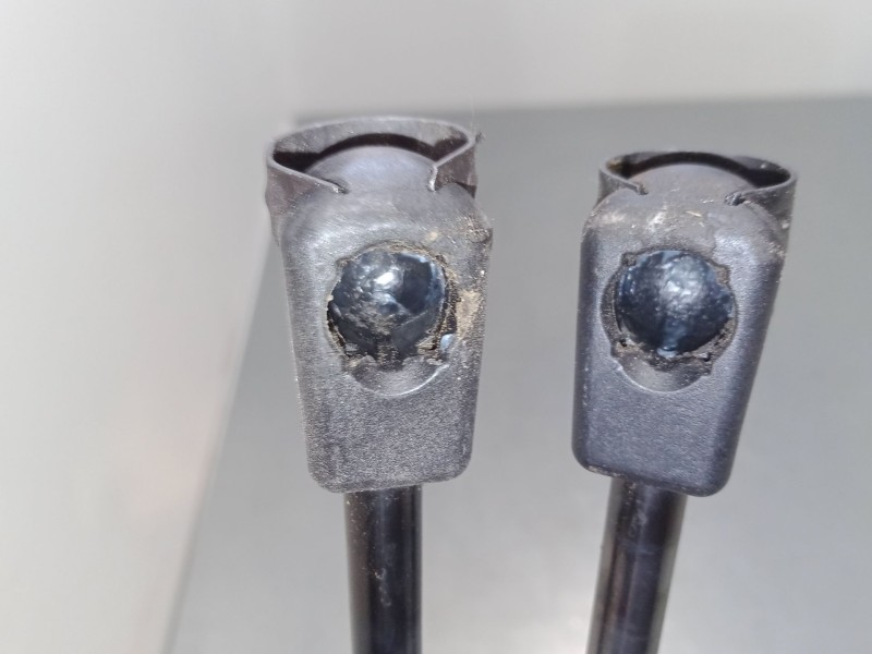 Recambio de amortiguadores malet/porton para opel zafira b furgoneta/monovolumen (a05) 1.9 cdti van (m75) referencia OEM IAM   