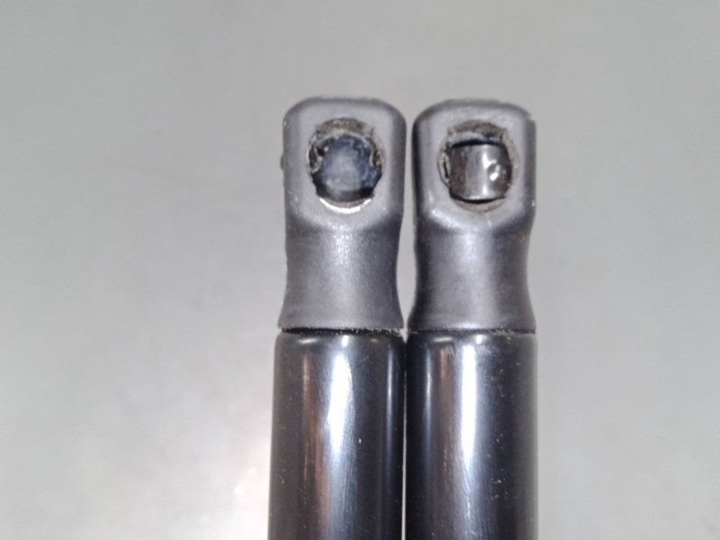 Recambio de amortiguadores malet/porton para opel zafira b furgoneta/monovolumen (a05) 1.9 cdti van (m75) referencia OEM IAM   