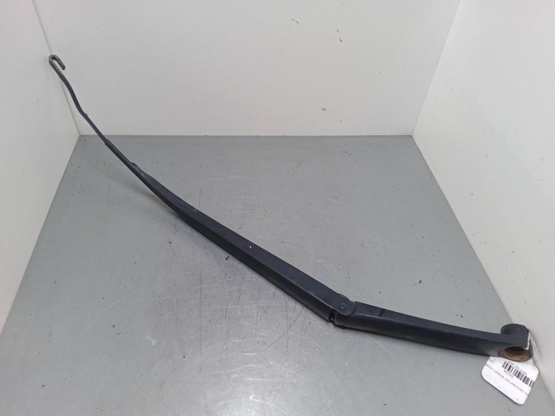 Recambio de brazo limpia delantero derecho para kia rio iii (ub) 1.1 crdi referencia OEM IAM   