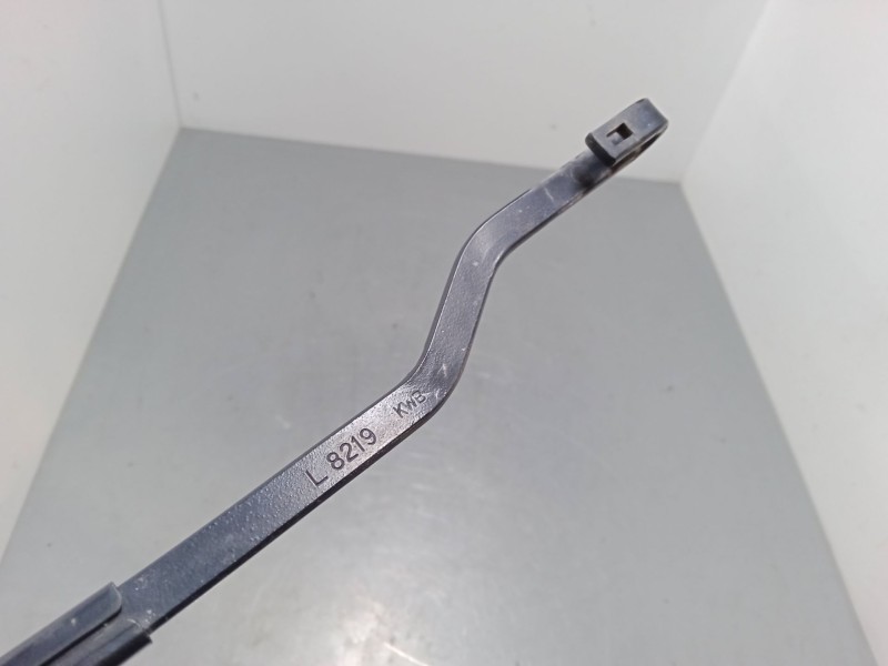 Recambio de brazo limpia delantero derecho para kia rio iii (ub) 1.1 crdi referencia OEM IAM   