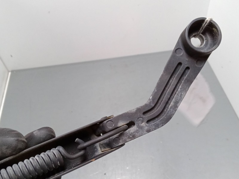 Recambio de brazo limpia delantero derecho para suzuki vitara cabrio (et, ta) 2.0 16v (ta51, sv420) referencia OEM IAM   