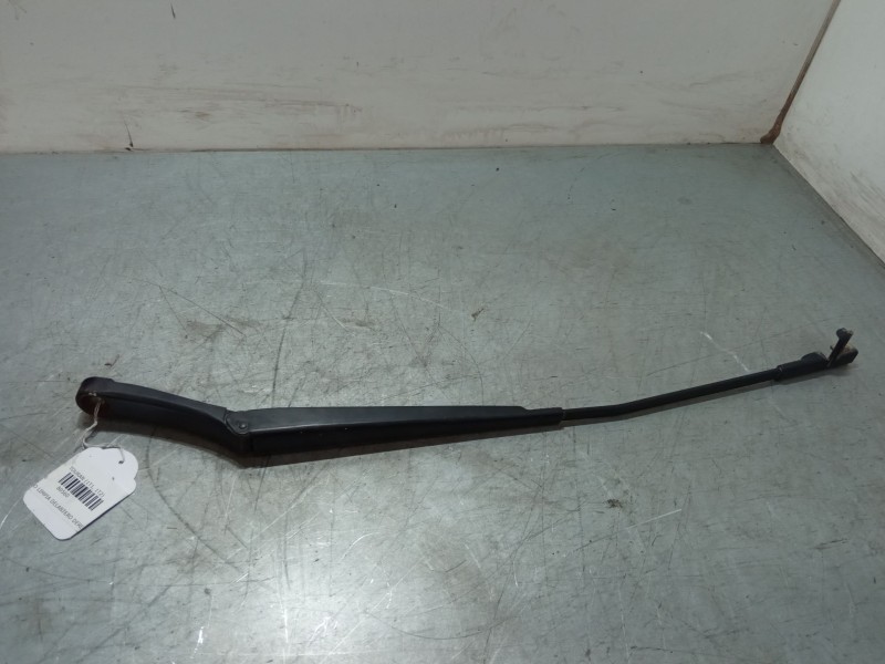 Recambio de brazo limpia delantero derecho para volkswagen touran (1t1, 1t2) 1.6 fsi referencia OEM IAM   