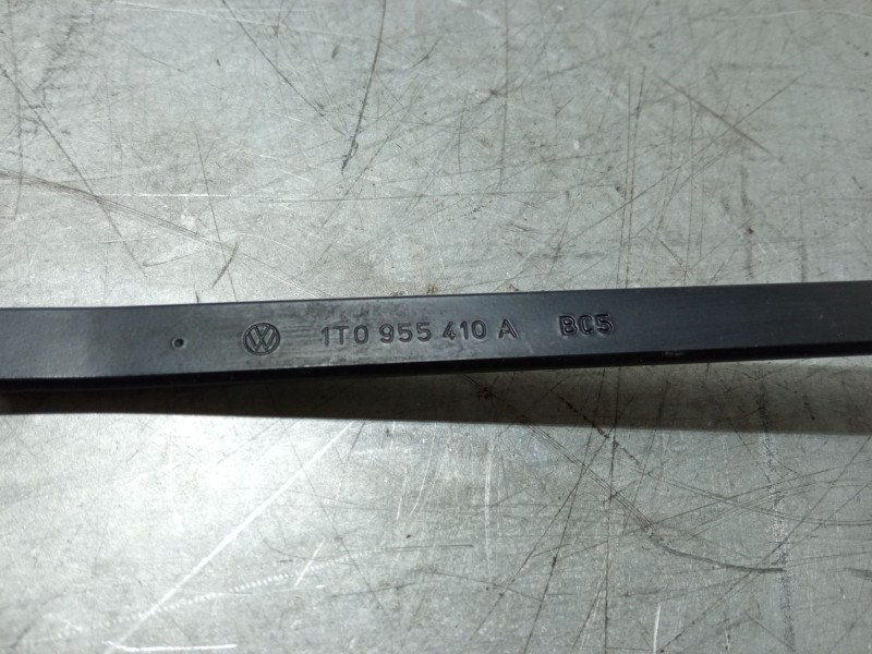Recambio de brazo limpia delantero derecho para volkswagen touran (1t1, 1t2) 1.6 fsi referencia OEM IAM   