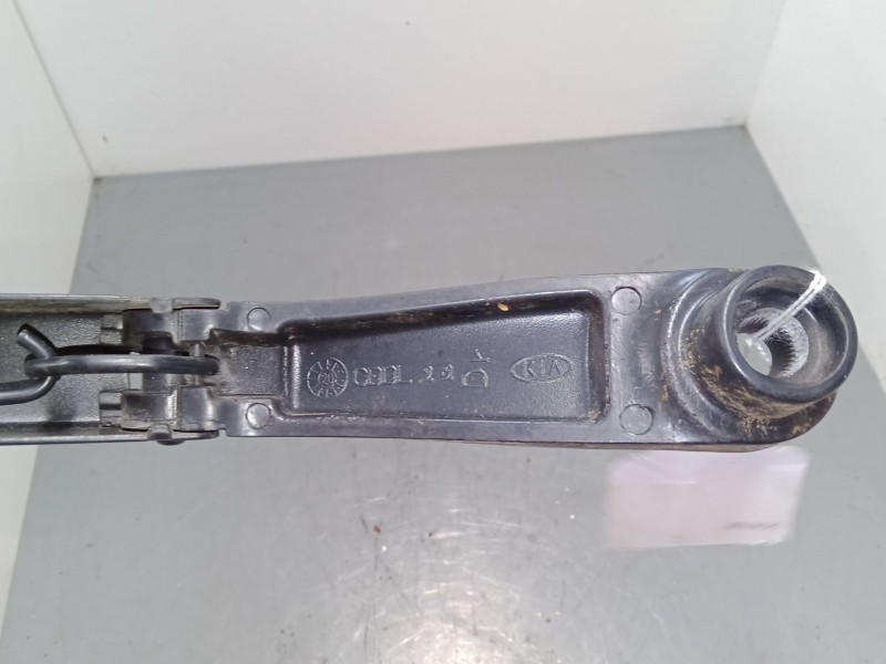 Recambio de brazo limpia delantero izquierdo para kia ceed tourer (cd) 1.6 crdi 136 referencia OEM IAM   