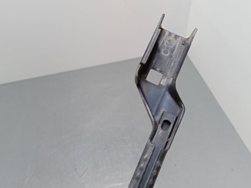 Recambio de brazo limpia delantero izquierdo para volvo c30 (533) 1.6 d referencia OEM IAM   