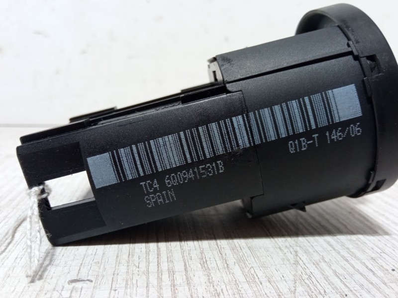 Recambio de conmutador de luces para volkswagen polo (9n_, 9a_) 1.4 16v referencia OEM IAM TC46Q0941531B  