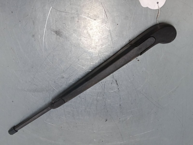 Recambio de brazo limpia trasero para kia ceed tourer (cd) 1.6 crdi 136 referencia OEM IAM   