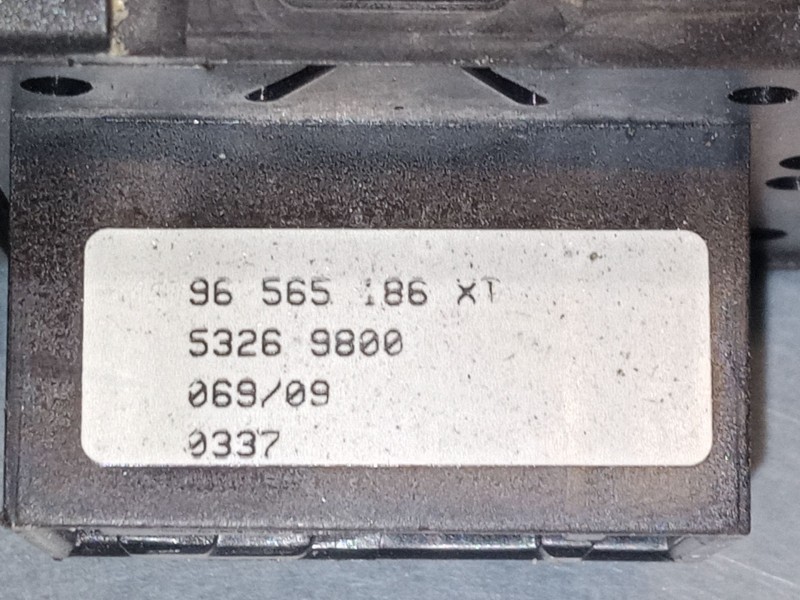 Recambio de mando elevalunas delantero izquierdo para peugeot 308 i (4a_, 4c_) 1.6 hdi referencia OEM IAM 96565186XT  