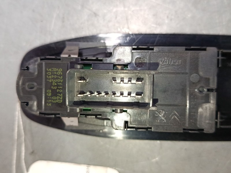 Recambio de mando elevalunas delantero izquierdo para peugeot 208 i (ca_, cc_) 1.4 hdi referencia OEM IAM 96761127ZD  