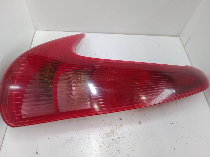 Recambio de piloto trasero derecho para peugeot 206 sw (2e/k) 1.4 hdi referencia OEM IAM   