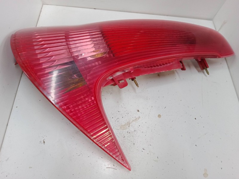 Recambio de piloto trasero izquierdo para peugeot 206 sw (2e/k) 1.4 hdi referencia OEM IAM   