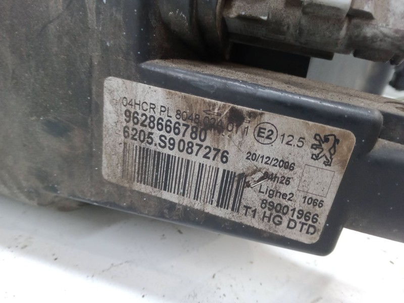 Recambio de faro derecho para peugeot 206 sw (2e/k) 1.4 hdi referencia OEM IAM 9628666780  