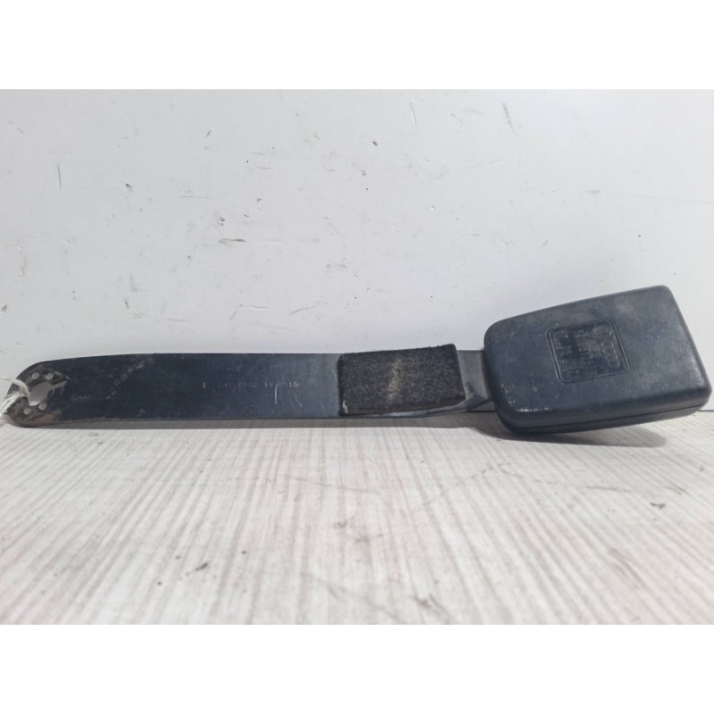 Recambio de anclaje cinturon delantero izquierdo para seat toledo iii (5p2) 1.9 tdi referencia OEM IAM   