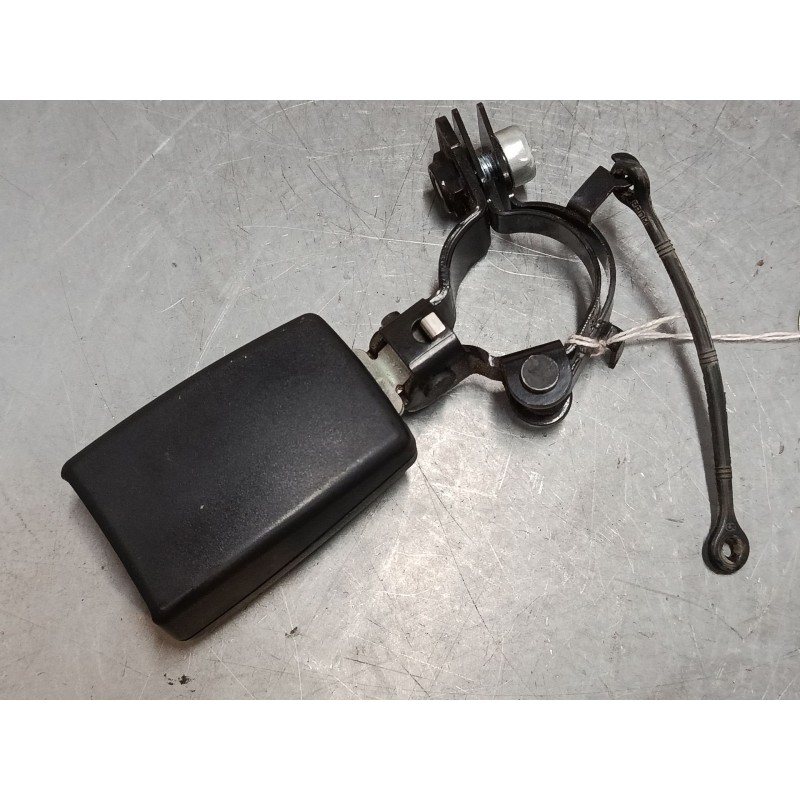 Recambio de anclaje cinturon trasero izquierdo para land rover discovery iii (l319) 2.7 td 4x4 referencia OEM IAM   