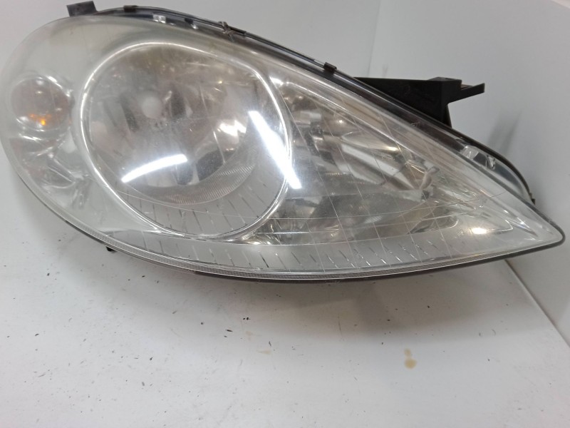 Recambio de faro derecho para mercedes-benz clase a (w169) a 170 (169.032, 169.332) referencia OEM IAM A1698200261  