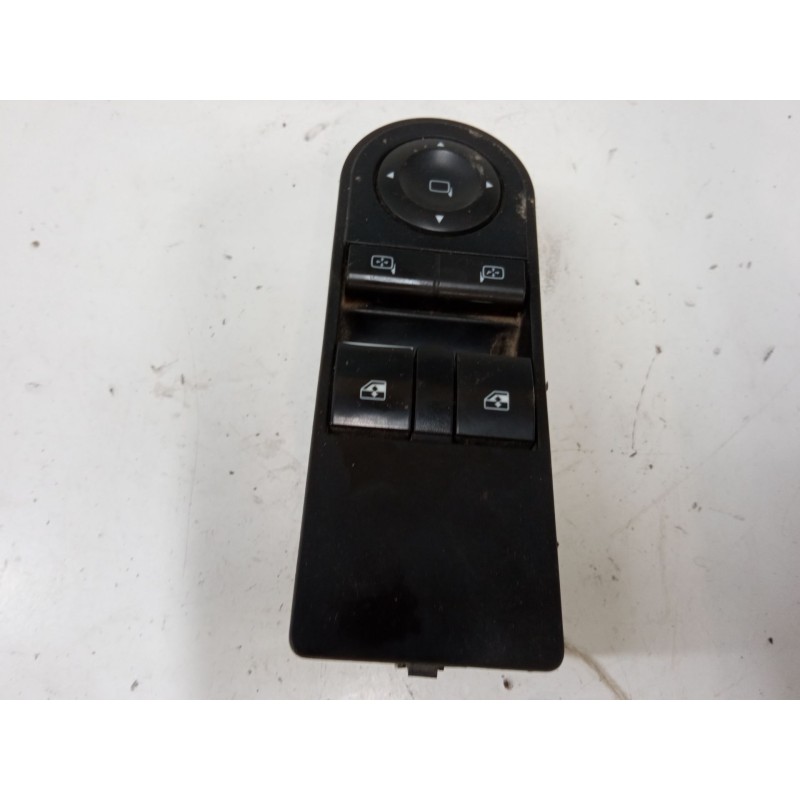 Recambio de mando elevalunas delantero izquierdo para opel astra h (a04) 1.9 cdti (l48) referencia OEM IAM 13228706  
