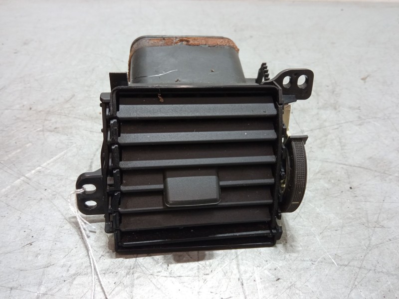 Recambio de aireador derecho para toyota auris (_e15_) 1.4 d-4d (nde150_) referencia OEM IAM   