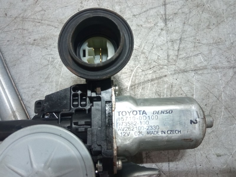 Recambio de elevalunas electrico trasero izquierdo para toyota auris (_e15_) 1.4 d-4d (nde150_) referencia OEM IAM 857100d100  