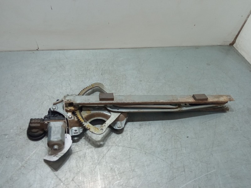 Recambio de elevalunas electrico delantero derecho para toyota auris (_e15_) 1.4 d-4d (nde150_) referencia OEM IAM 857100d100  