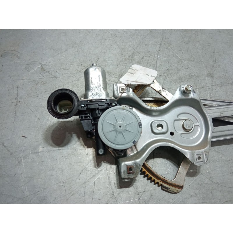 Recambio de elevalunas electrico delantero derecho para toyota auris (_e15_) 1.4 d-4d (nde150_) referencia OEM IAM 857100d100  
