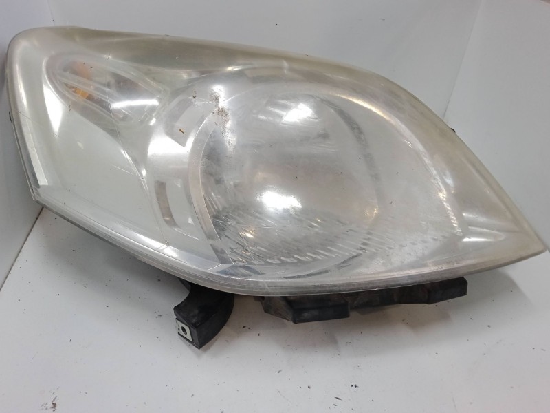 Recambio de faro derecho para peugeot bipper tepee 1.4 hdi referencia OEM IAM 45570393  