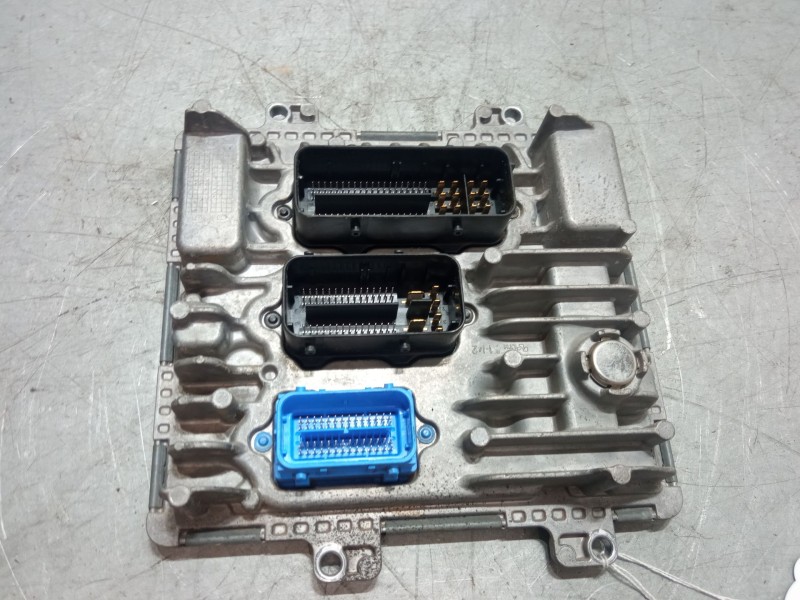 Recambio de centralita motor uce para opel mokka / mokka x (j13) 1.6 cdti (_76) referencia OEM IAM 55491705 55487860 395357783