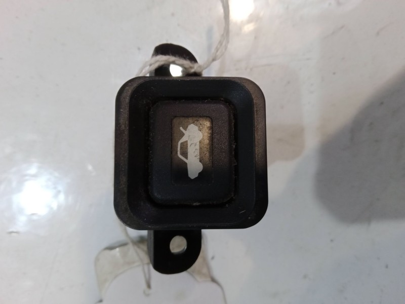 Recambio de boton apertura porton para honda cr-v ii (rd_) 2.2 ctdi (rd9) referencia OEM IAM    Recambio de boton apertura porton para honda cr-v ii (rd_) 2.2 ctdi (rd9) referencia OEM IAM