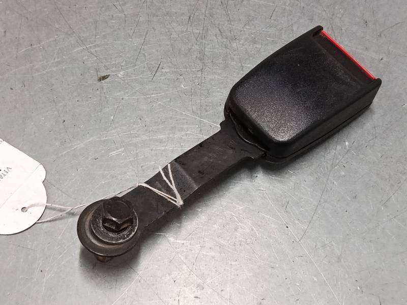 ANCLAJE CINTURON DELANTERO DERECHO 