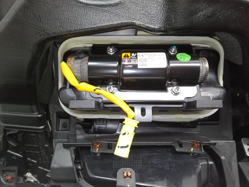 Recambio de salpicadero para opel mokka / mokka x (j13) 1.6 cdti (_76) referencia OEM IAM 95241984  