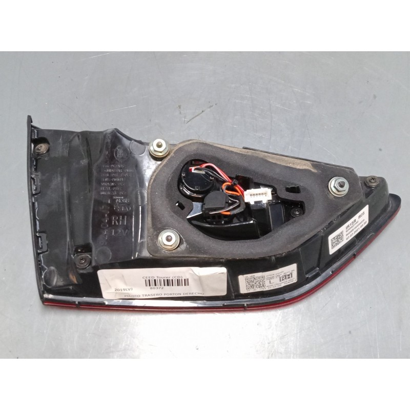 Recambio de piloto trasero porton derecho para kia ceed tourer (cd) 1.6 crdi 136 referencia OEM IAM 92404J7050  