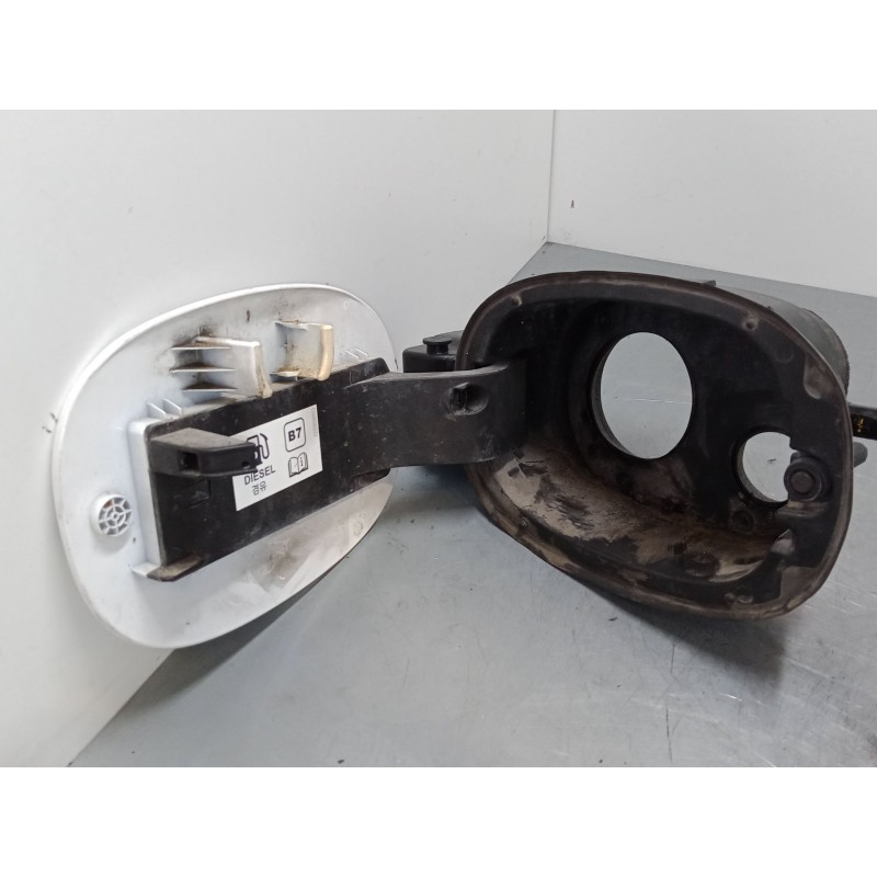 Recambio de tapa exterior combustible para kia ceed tourer (cd) 1.6 crdi 136 referencia OEM IAM 69513J7200  