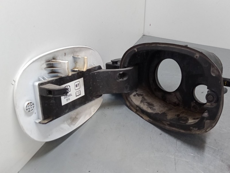 Recambio de tapa exterior combustible para kia ceed tourer (cd) 1.6 crdi 136 referencia OEM IAM 69513J7200  