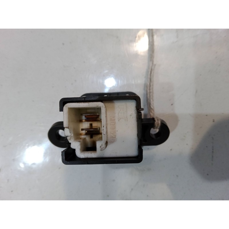 Recambio de boton apertura porton para honda cr-v ii (rd_) 2.2 ctdi (rd9) referencia OEM IAM    Recambio de boton apertura porton para honda cr-v ii (rd_) 2.2 ctdi (rd9) referencia OEM IAM
