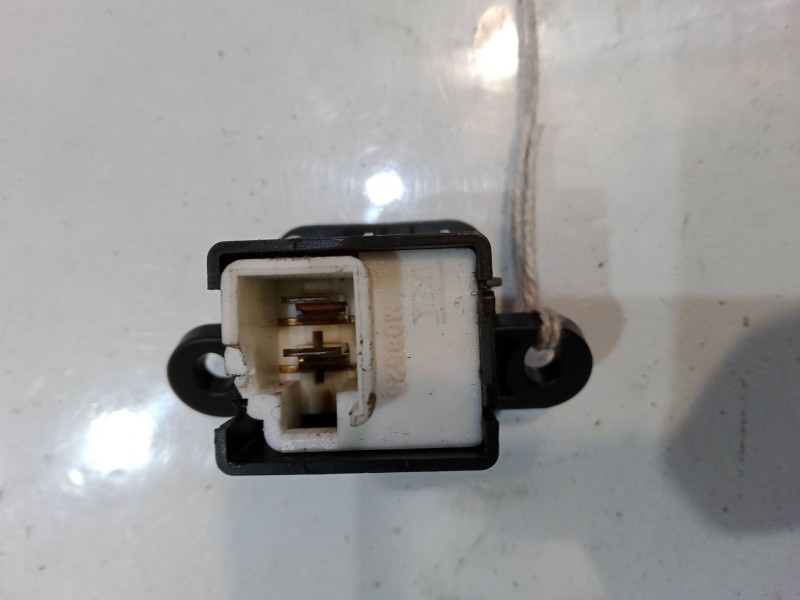 Recambio de boton apertura porton para honda cr-v ii (rd_) 2.2 ctdi (rd9) referencia OEM IAM    Recambio de boton apertura porton para honda cr-v ii (rd_) 2.2 ctdi (rd9) referencia OEM IAM