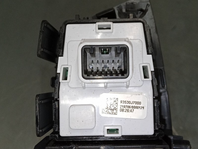 Recambio de mando elevalunas delantero izquierdo para kia ceed tourer (cd) 1.6 crdi 136 referencia OEM IAM 93570J7100  93530J700