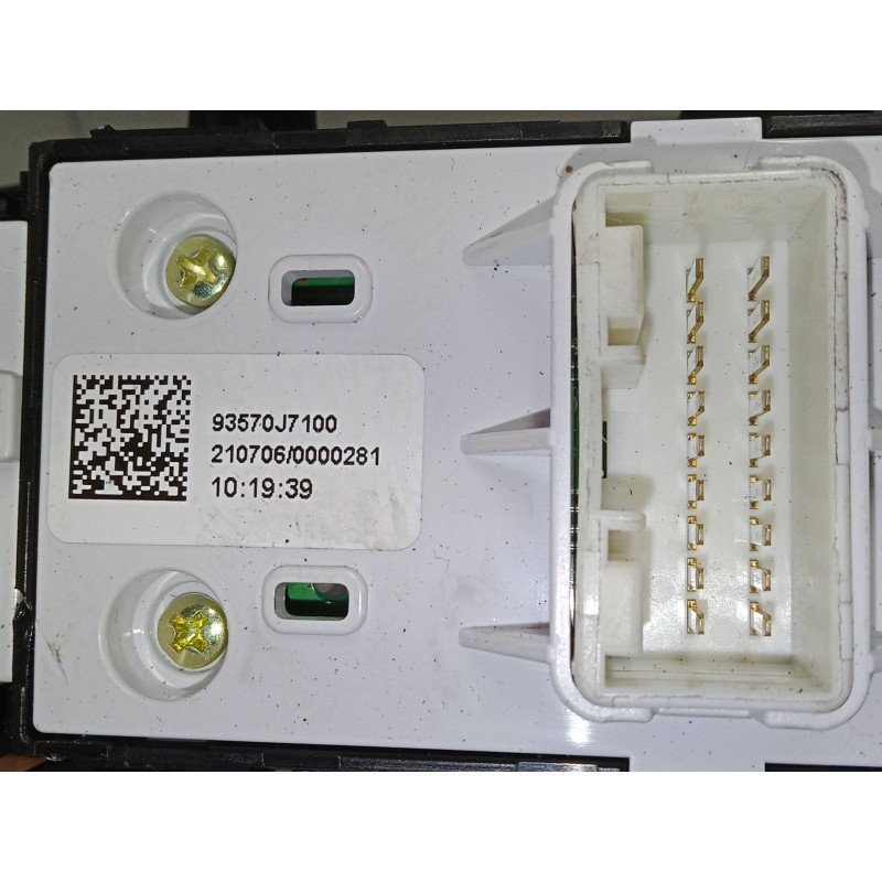Recambio de mando elevalunas delantero izquierdo para kia ceed tourer (cd) 1.6 crdi 136 referencia OEM IAM 93570J7100  93530J700
