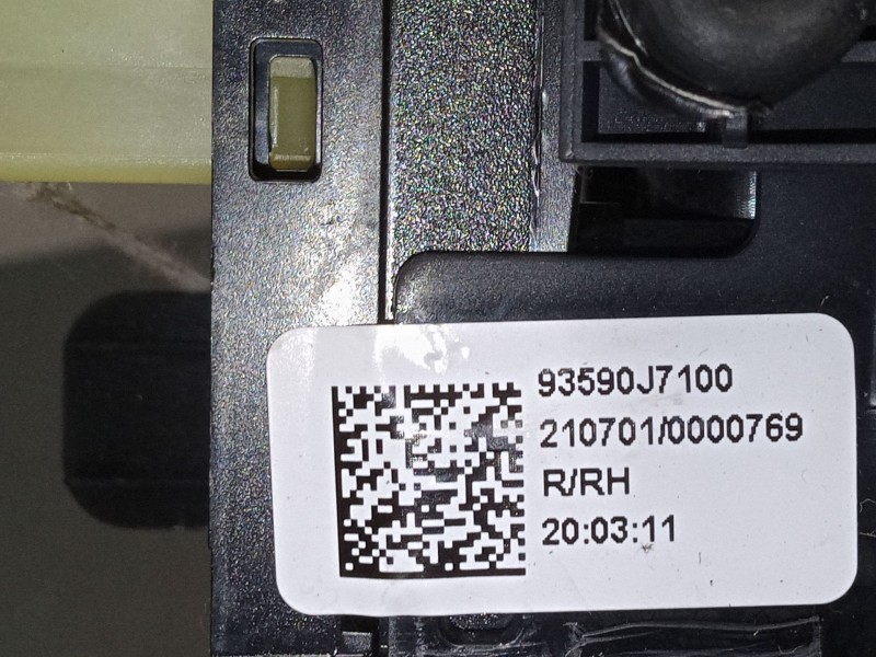 Recambio de mando elevalunas trasero derecho para kia ceed tourer (cd) 1.6 crdi 136 referencia OEM IAM 93590j7100  