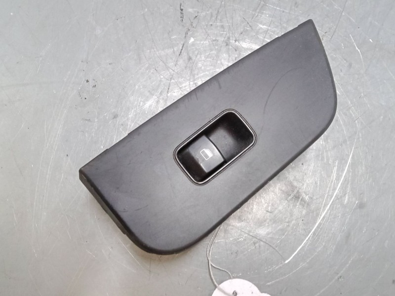 Recambio de mando elevalunas trasero izquierdo para kia ceed tourer (cd) 1.6 crdi 136 referencia OEM IAM 93580j7100  