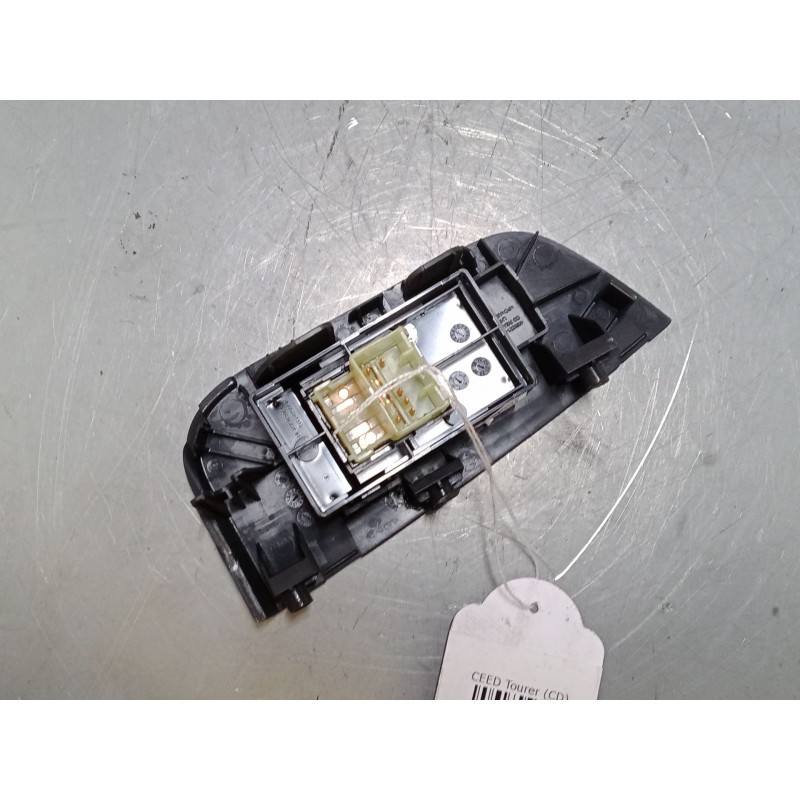 Recambio de mando elevalunas trasero izquierdo para kia ceed tourer (cd) 1.6 crdi 136 referencia OEM IAM 93580j7100  