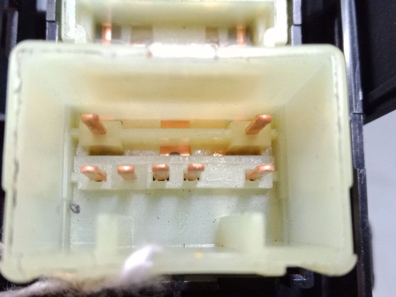 Recambio de mando elevalunas trasero izquierdo para kia ceed tourer (cd) 1.6 crdi 136 referencia OEM IAM 93580j7100  