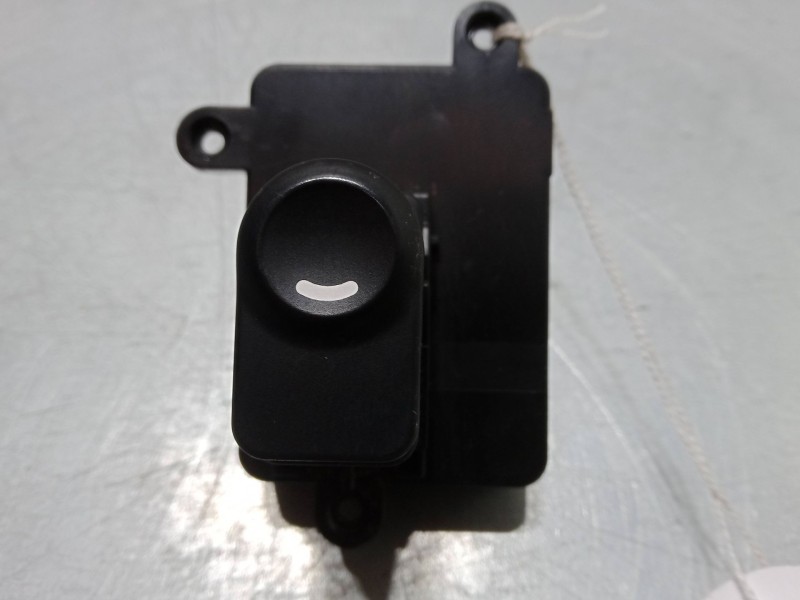 Recambio de mando elevalunas delantero derecho para hyundai i30 (fd) 1.4 referencia OEM IAM 935752L011  