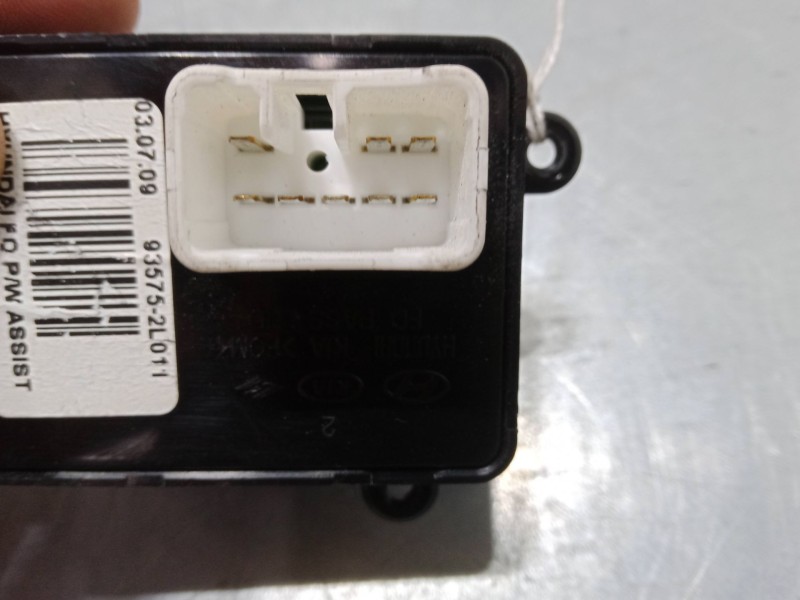 Recambio de mando elevalunas delantero derecho para hyundai i30 (fd) 1.4 referencia OEM IAM 935752L011  