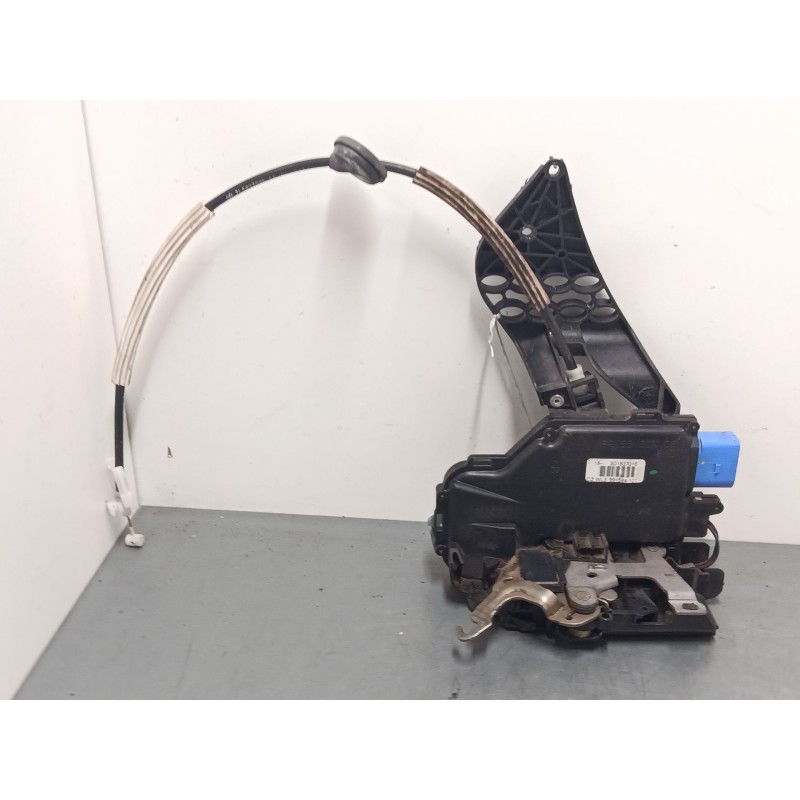 Recambio de cerradura puerta delantera derecha para volkswagen touareg (7la, 7l6, 7l7) 2.5 r5 tdi referencia OEM IAM 3D1837016  