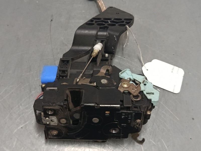 Recambio de cerradura puerta delantera derecha para volkswagen touareg (7la, 7l6, 7l7) 2.5 r5 tdi referencia OEM IAM 3D1837016  